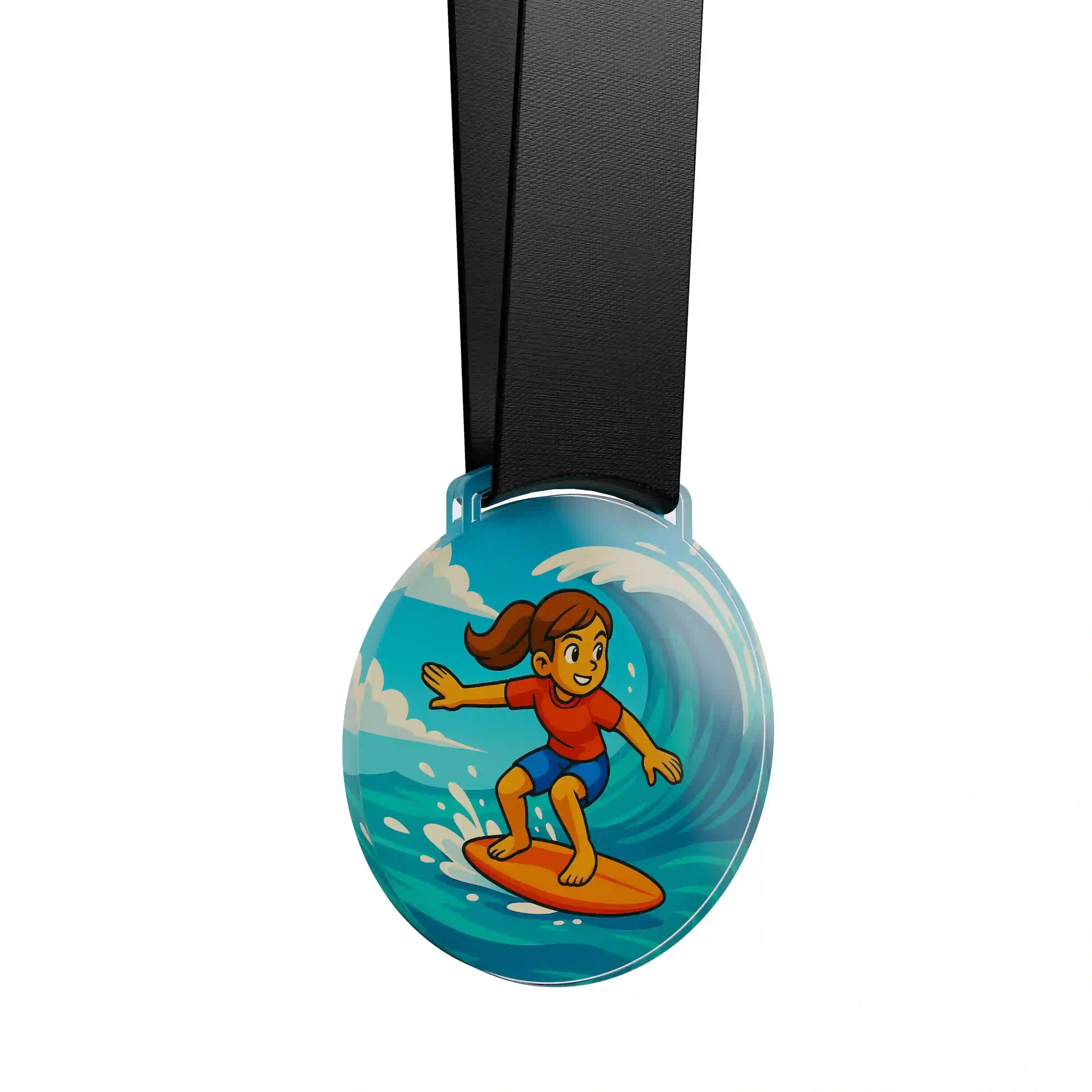médaille acrylique d'une jeune fille faisant du surf